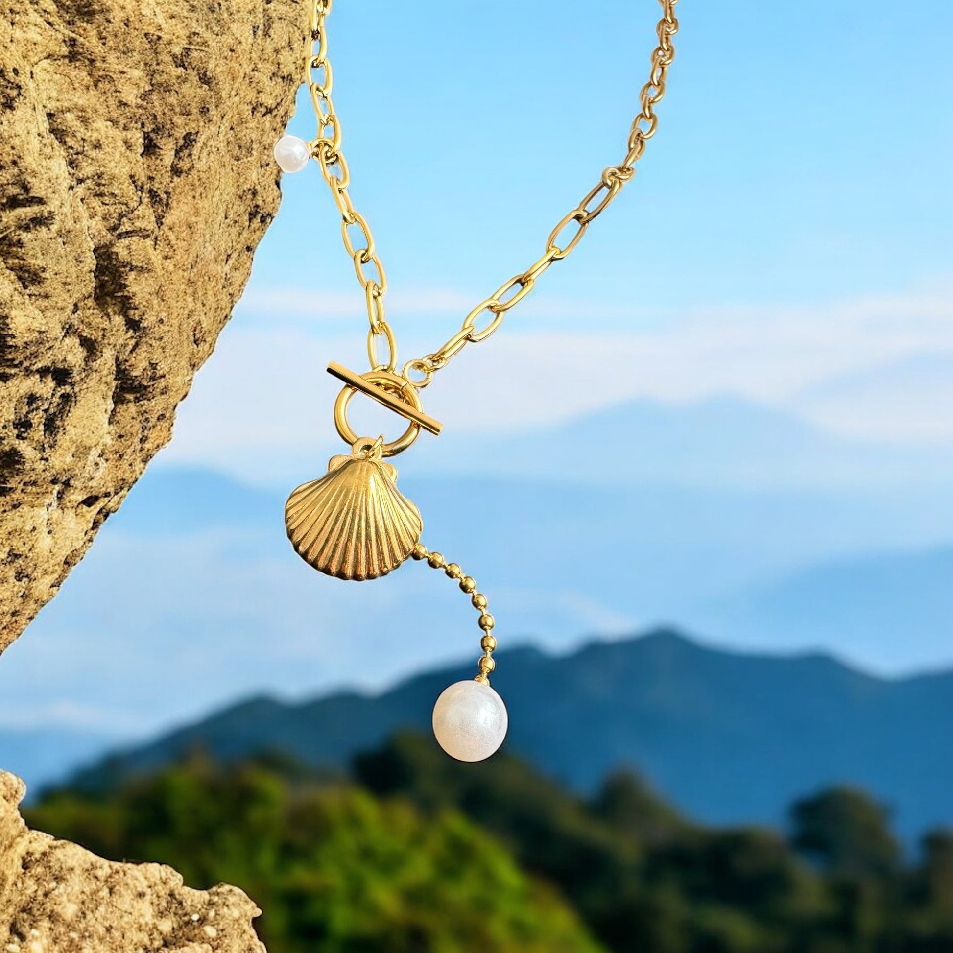 Coastal Gleam Necklace