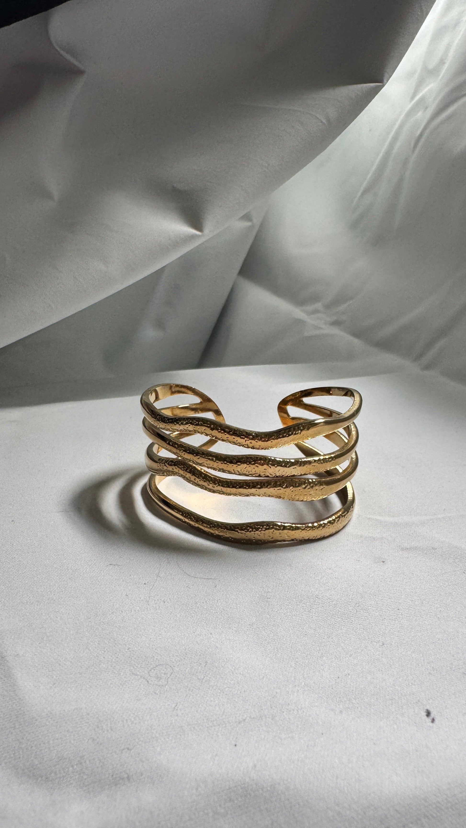 Goldenline Bracelet