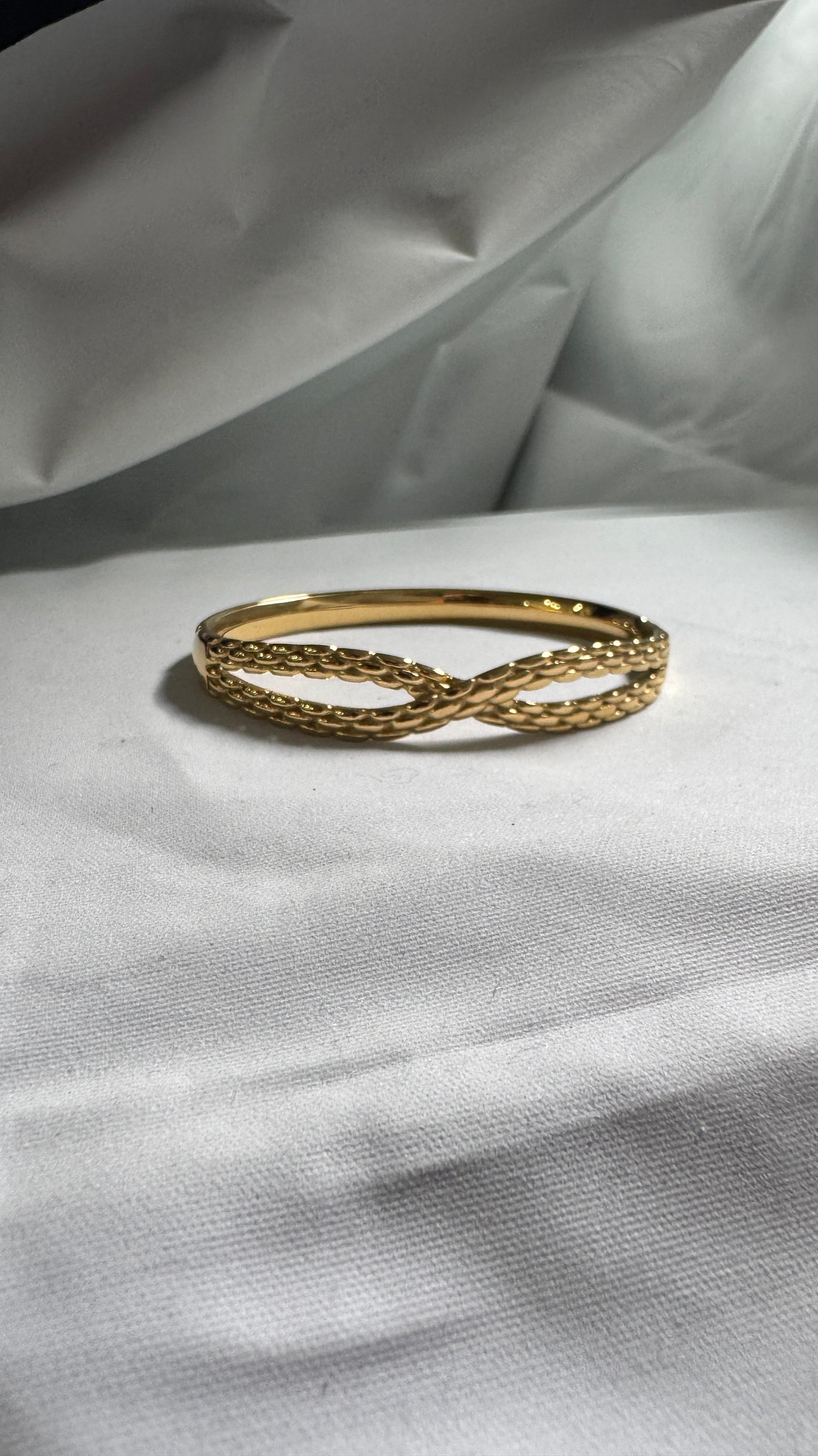 Radiant Hold Bracelet