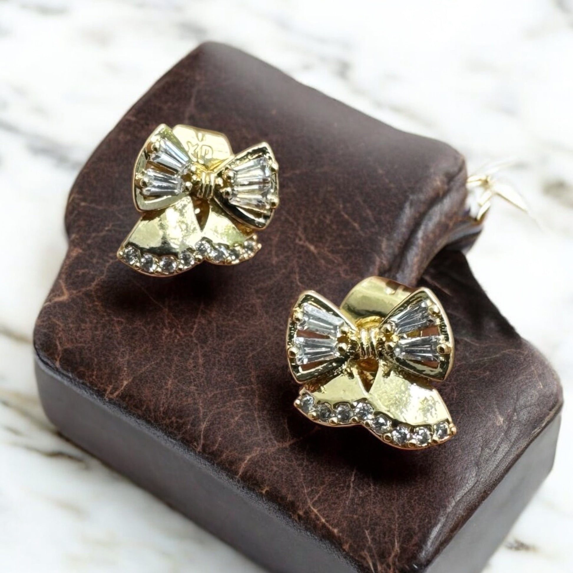 Gleam Ties Earrings