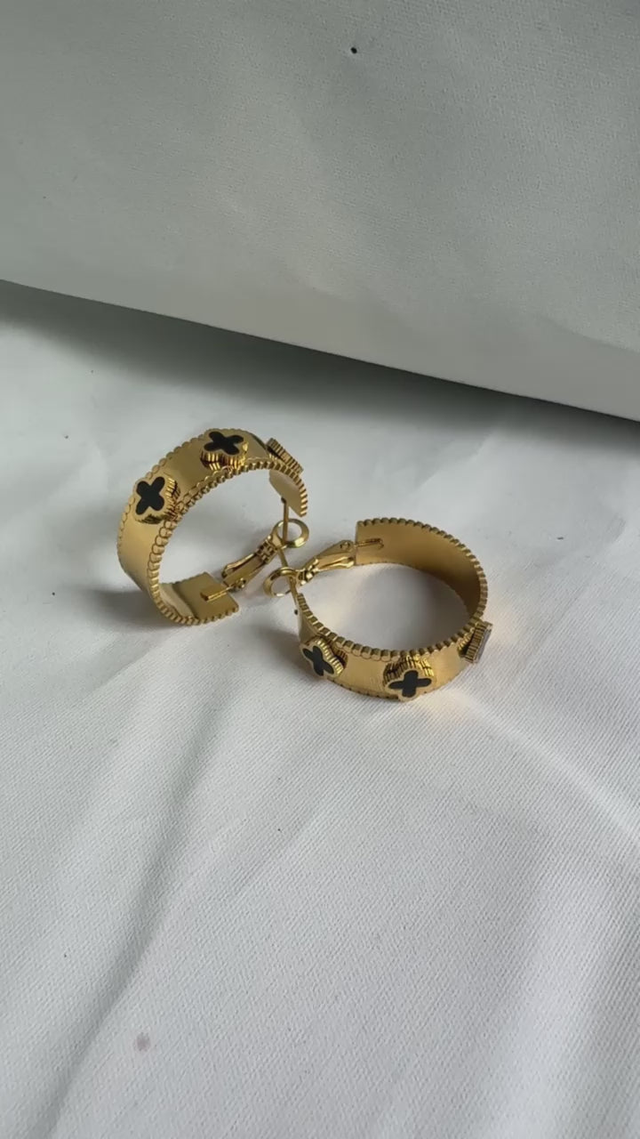 Clover Kiss Hoop Earrings