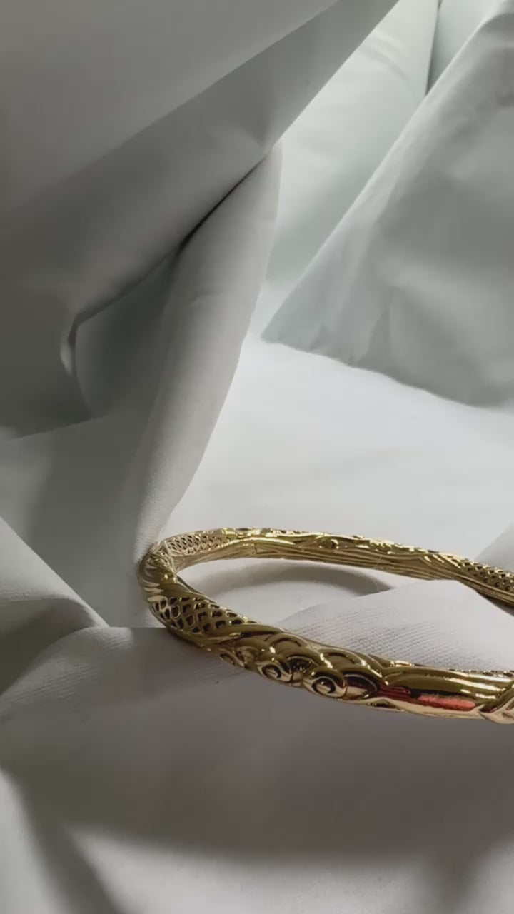 Zar Texture Bracelet