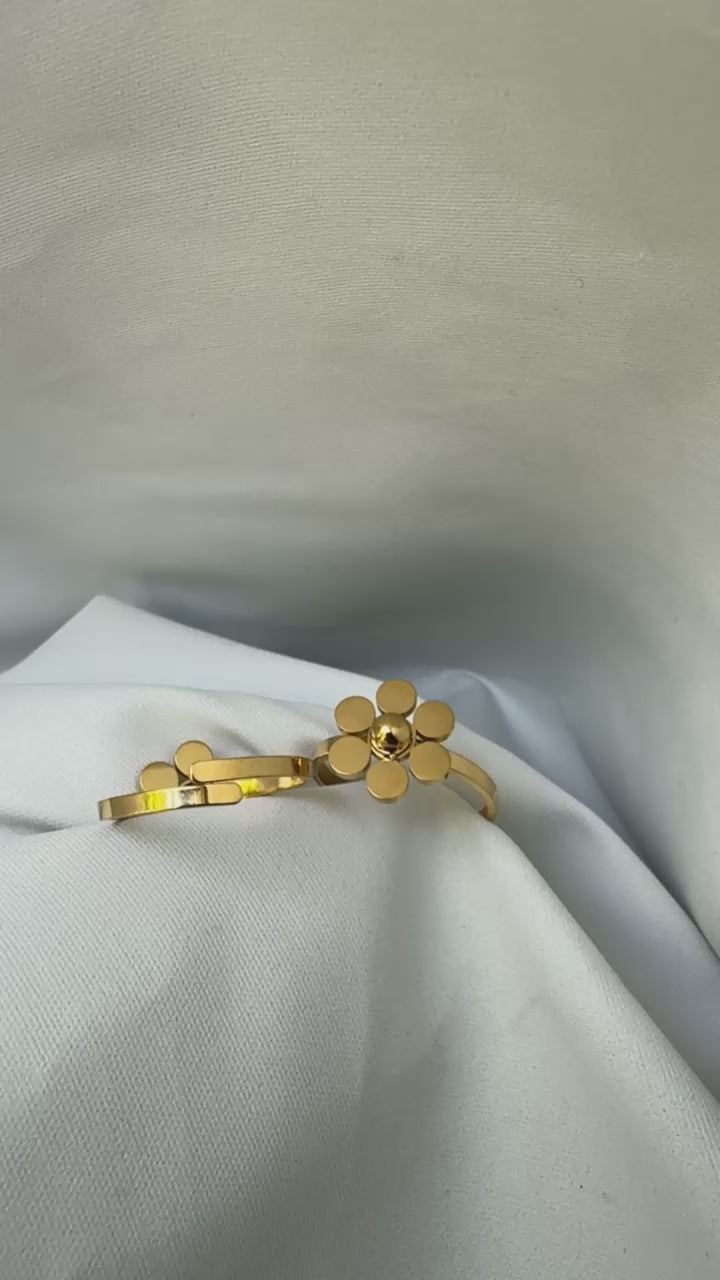 Petal Aura Ring